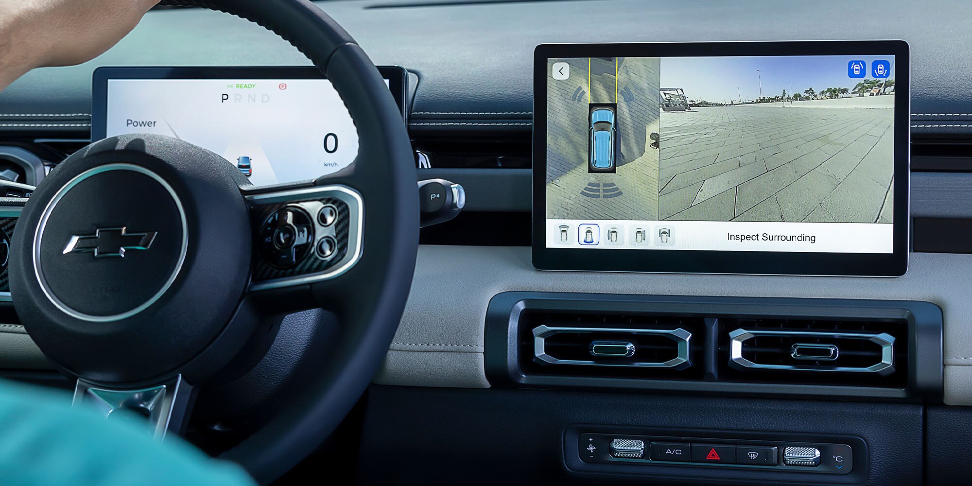 Interior Spark EUV con pantalla digital