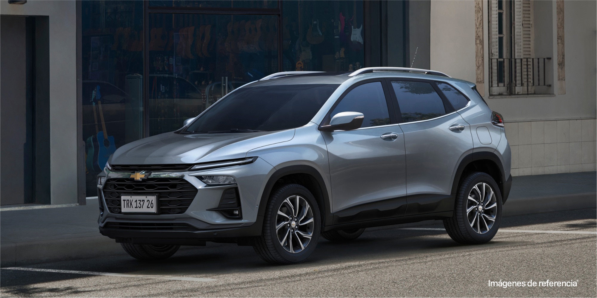 Vista frontal y lateral de la Chevrolet Tracker 2026